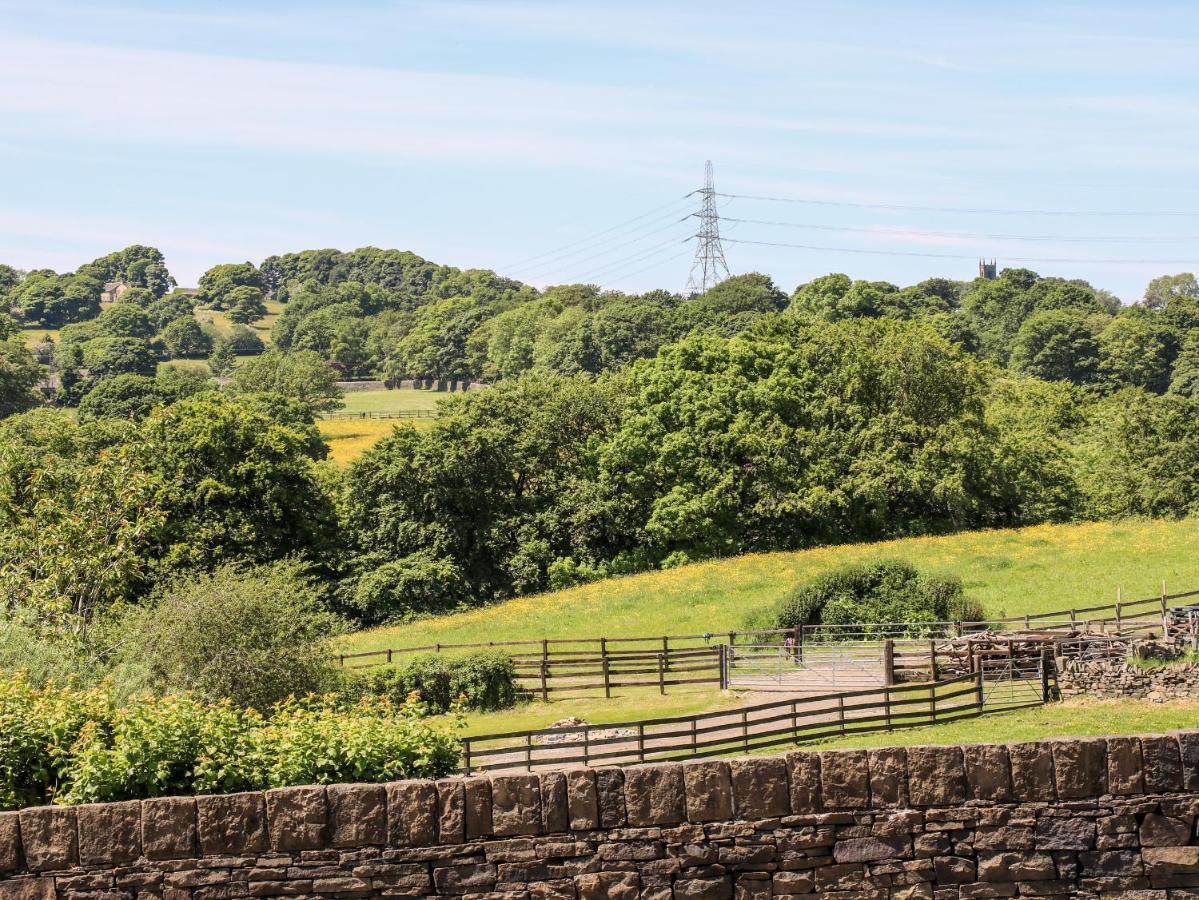 1 Barn Cottages Halifax Bagian luar foto