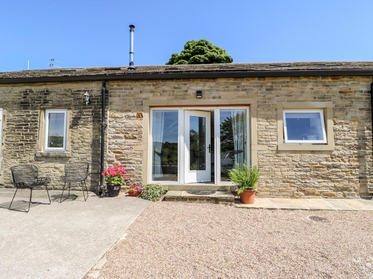 1 Barn Cottages Halifax Bagian luar foto